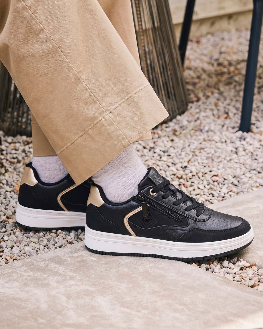 Baskets Femme détail zip Noir - Isotoner