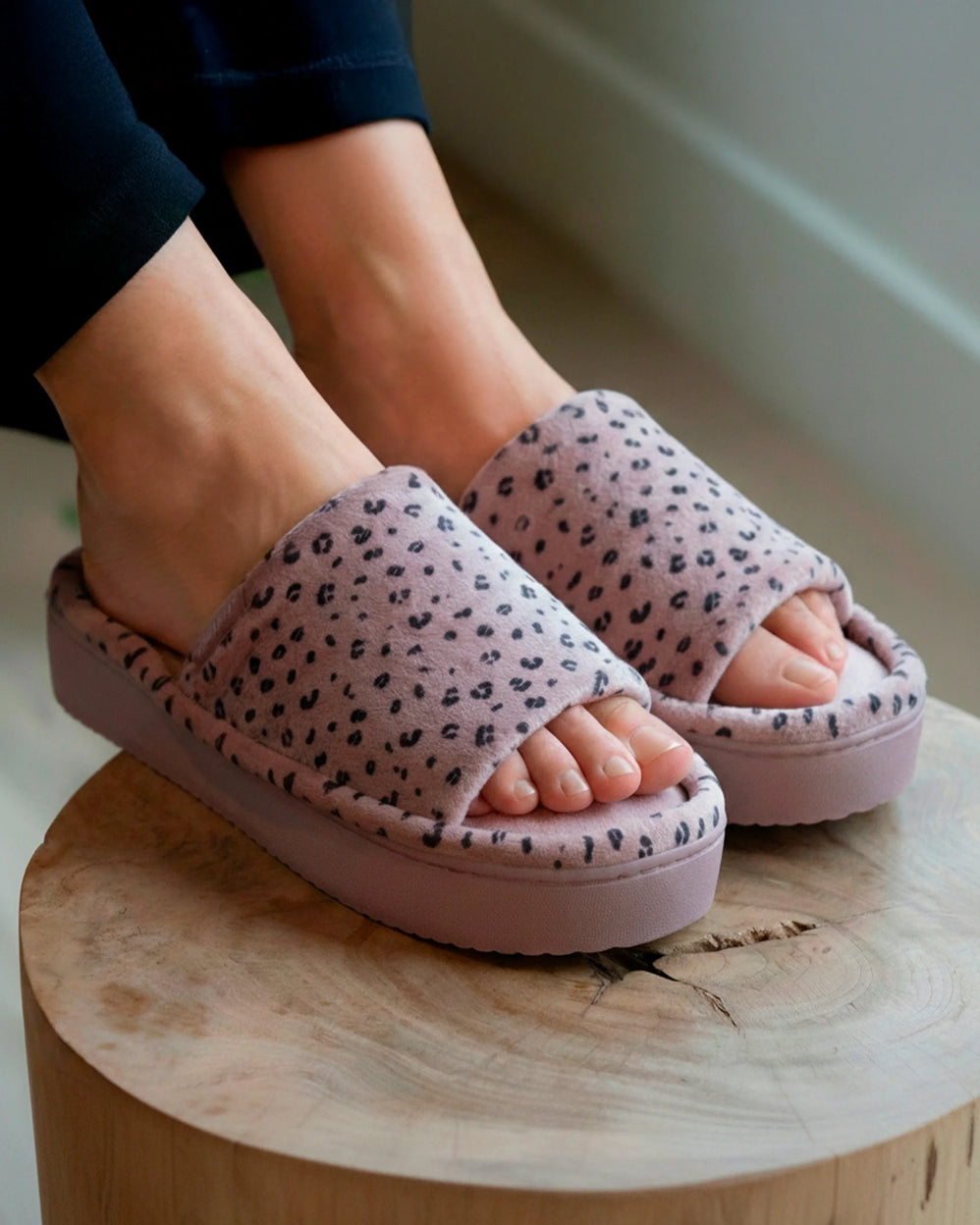 Chaussons sandales plateforme Femme Léopard rose - Isotoner