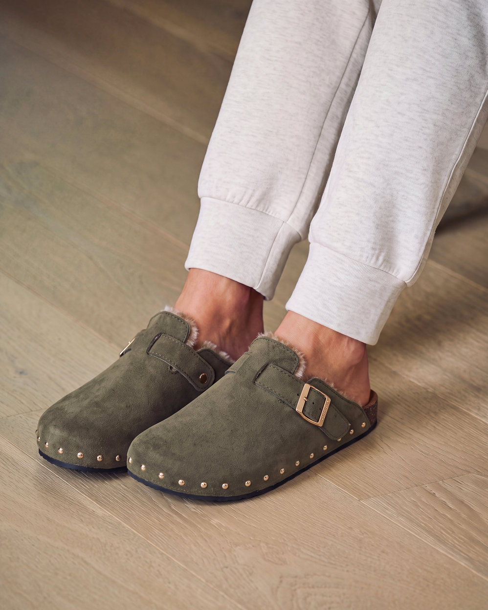 Sabots Femme fourrés Kaki clous - Isotoner